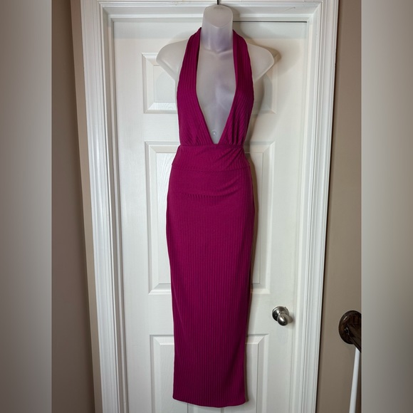Plunging Neck Backless Halter Bodycon Dress - Picture 4 of 9